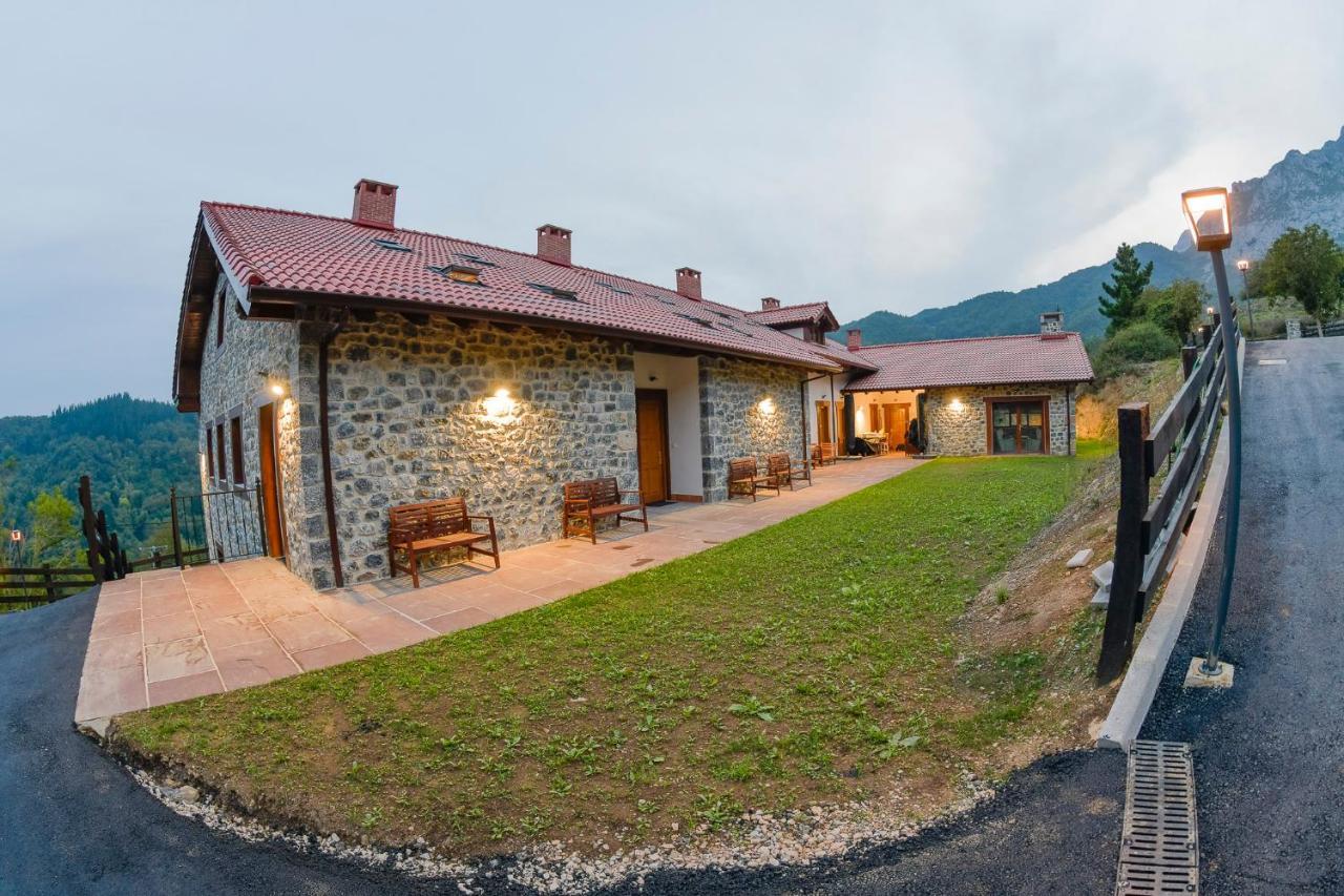 Apartamentos Los Picos De Europa Colio Екстериор снимка