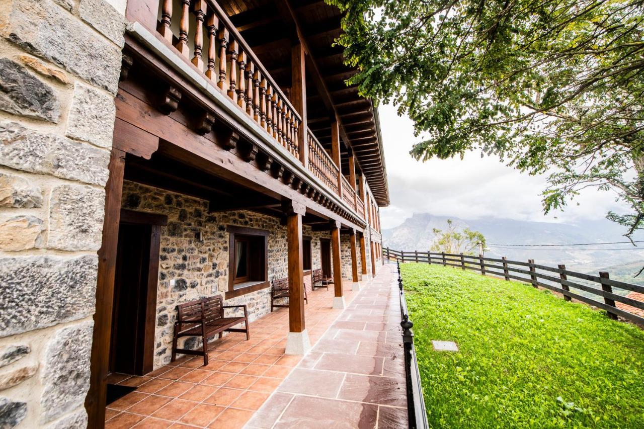 Apartamentos Los Picos De Europa Colio Екстериор снимка