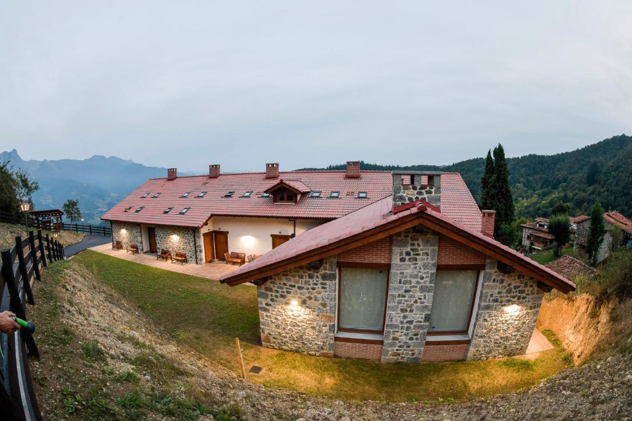 Apartamentos Los Picos De Europa Colio Екстериор снимка