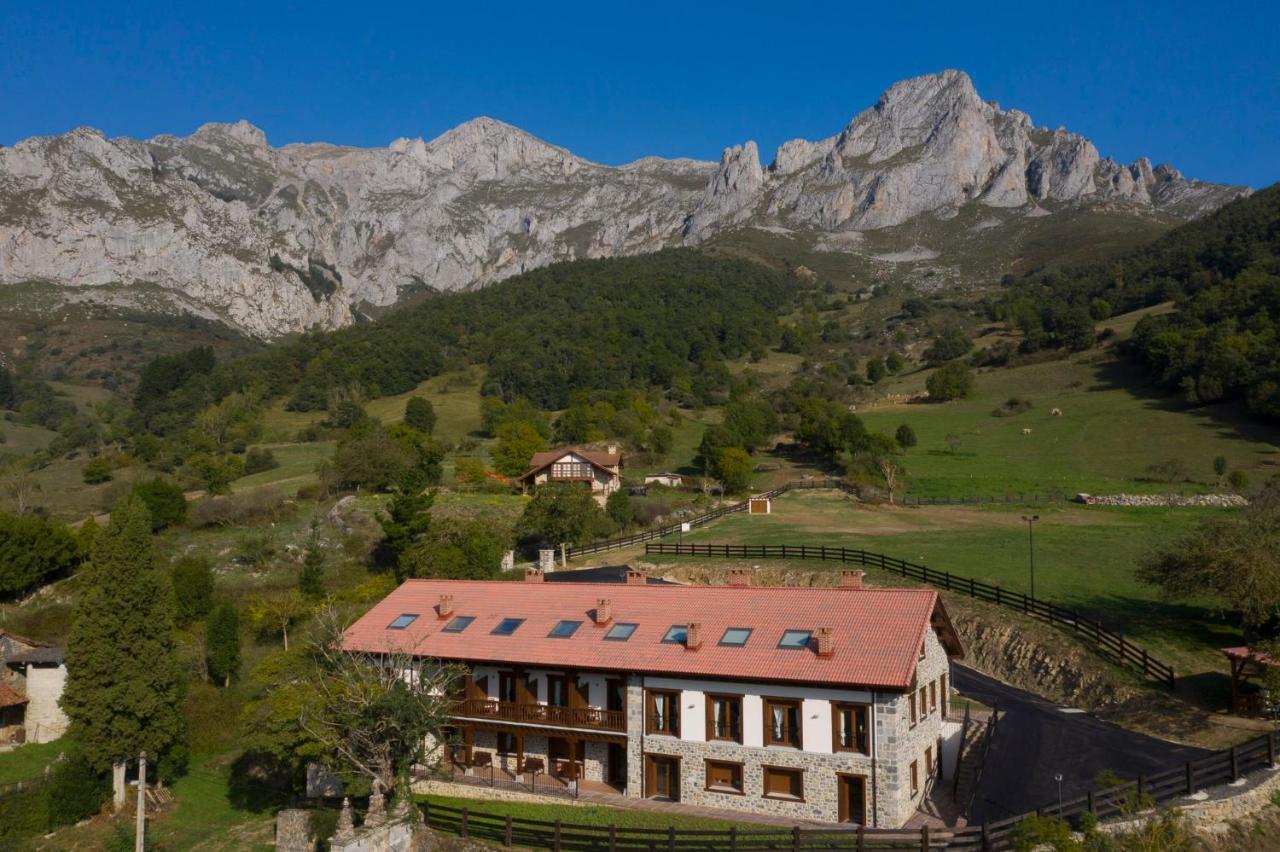 Apartamentos Los Picos De Europa Colio Екстериор снимка