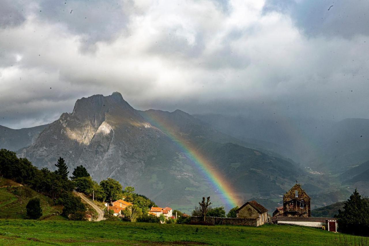 Apartamentos Los Picos De Europa Colio Екстериор снимка