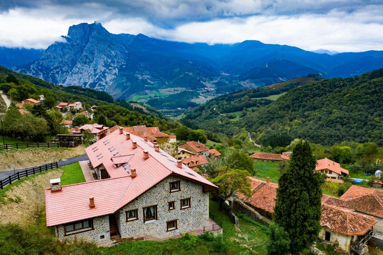 Apartamentos Los Picos De Europa Colio Екстериор снимка
