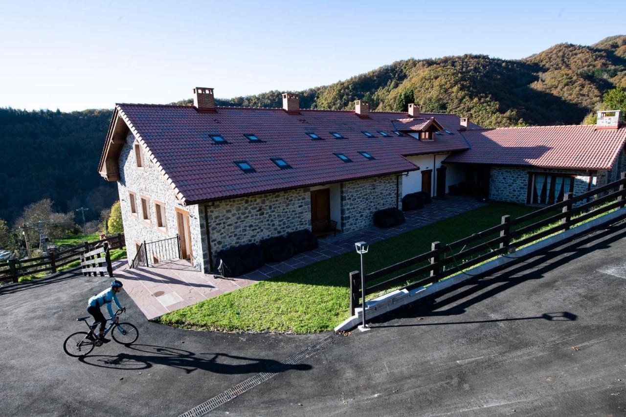 Apartamentos Los Picos De Europa Colio Екстериор снимка
