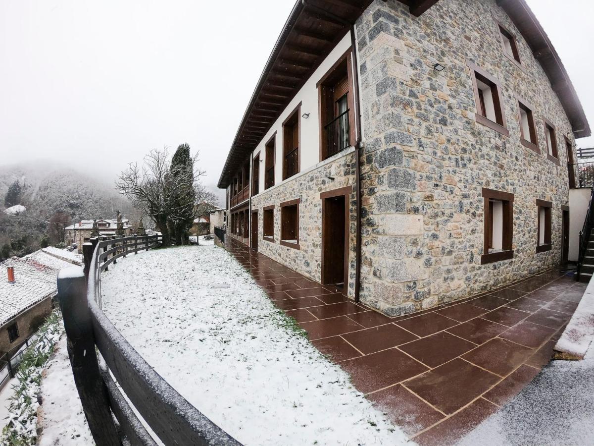 Apartamentos Los Picos De Europa Colio Екстериор снимка