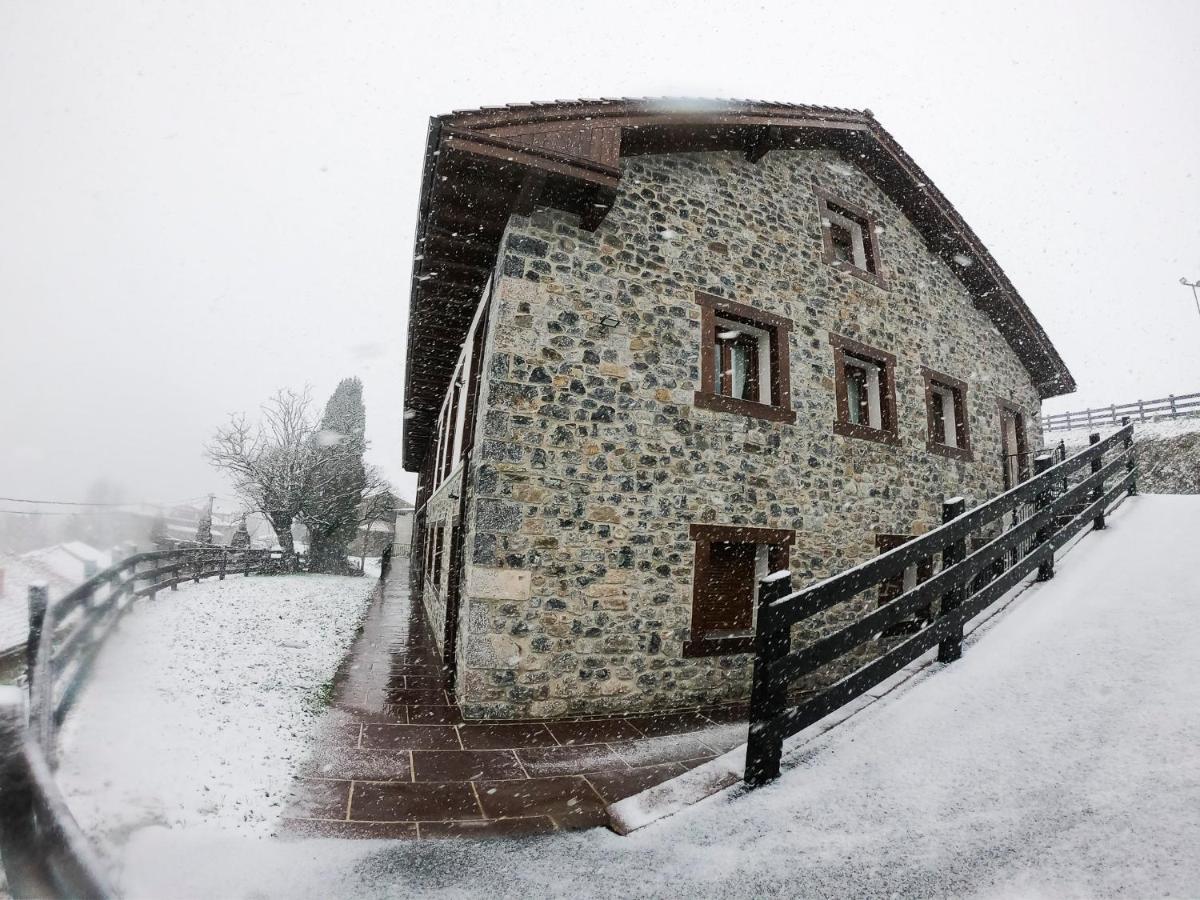 Apartamentos Los Picos De Europa Colio Екстериор снимка