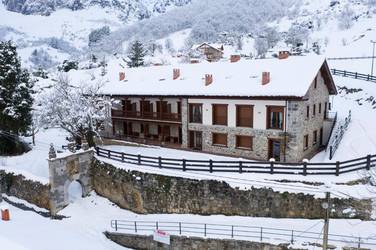 Apartamentos Los Picos De Europa Colio Екстериор снимка