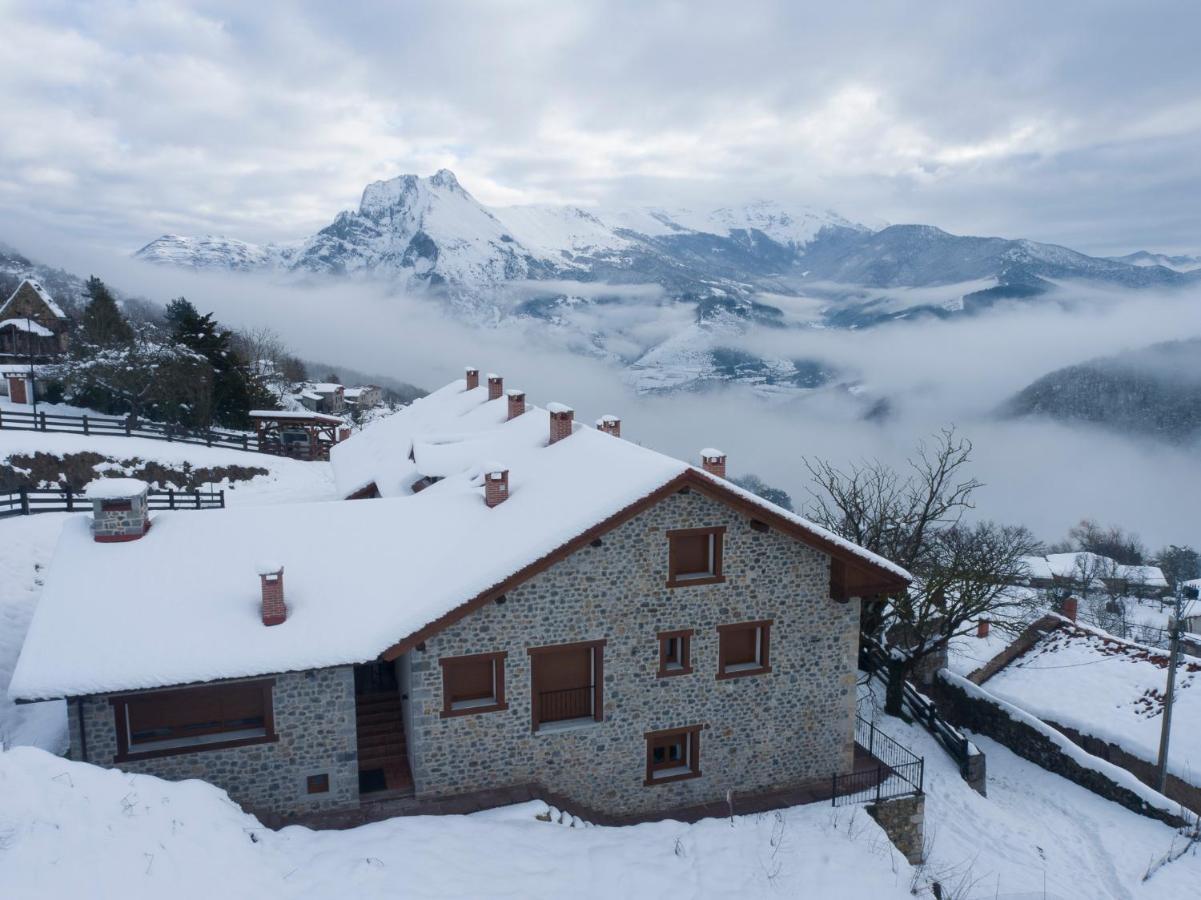 Apartamentos Los Picos De Europa Colio Екстериор снимка